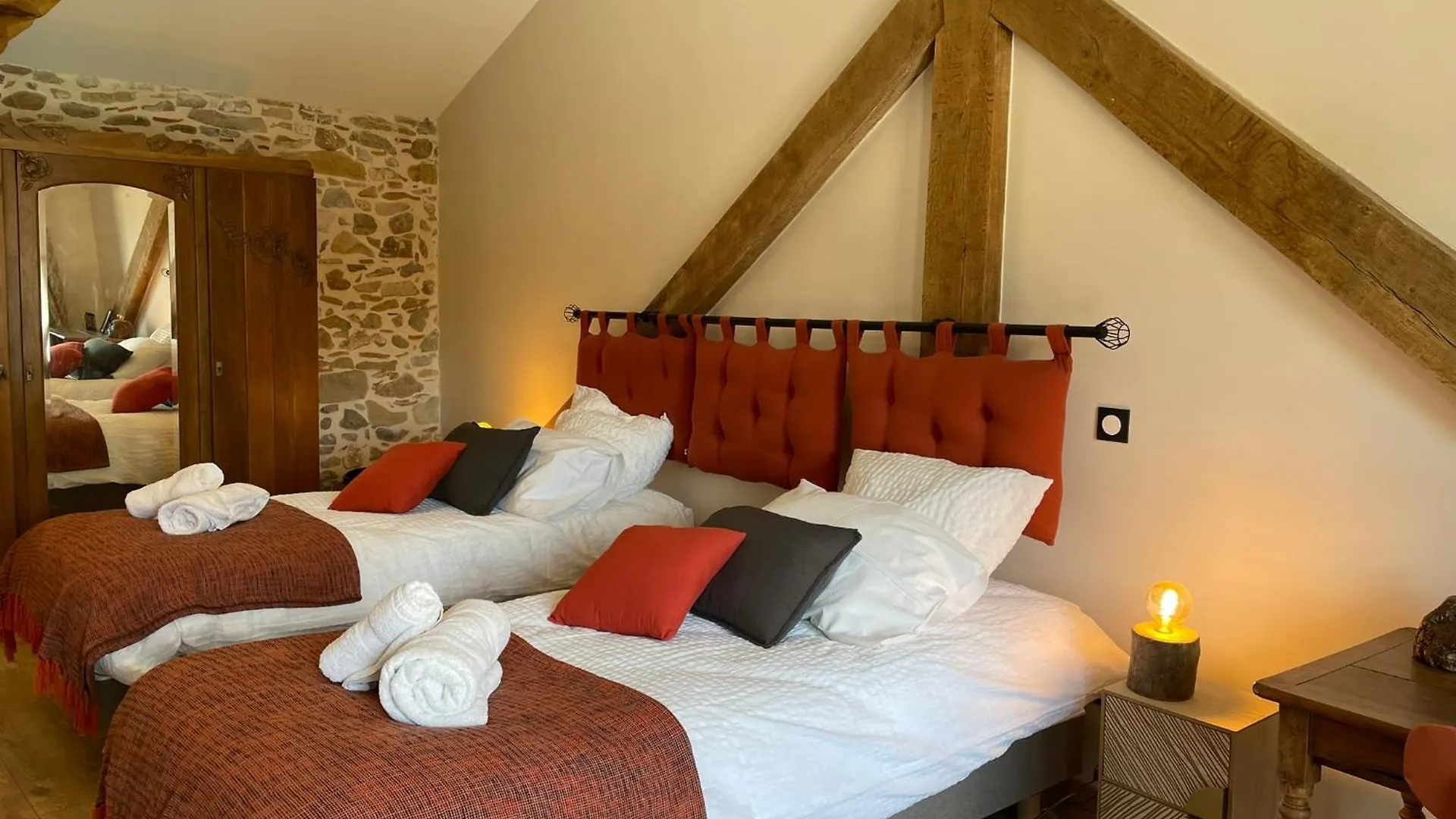 La Ferme Des Hautins - Chambres -D'Hotes Rieucaze Bed & Breakfast